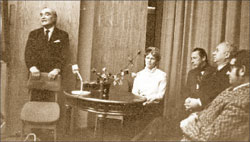 Очередное заседание в музее. Слева направо: Д.Н. Журавлёв, М.Е. Роговская, О.Н. Ефремов, В.И. Кулешов, Л.Г. Зорин