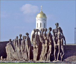 Скульптурная композиция «Трагедия народов» в Парке Победы;  РИА «Новости»