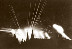 Первая бомбардировка Москвы, июнь 1941 года; Александр УСТИНОВ