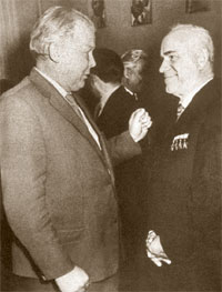 Александр Твардовский и Георгий Жуков. 1957 год;  ИТАР-ТАСС