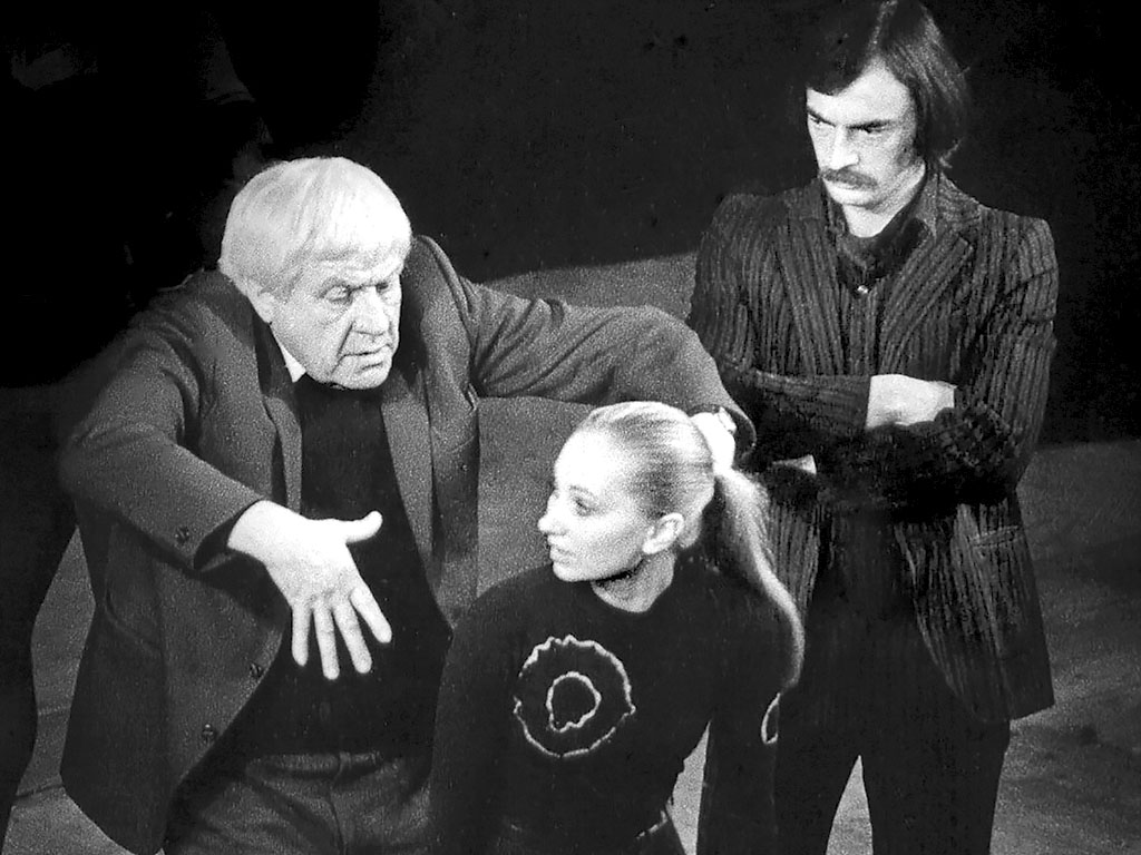 Игорь Владимиров, Лариса Луппиан и Михаил Боярский на репетиции спектакля «Трёхгрошовая опера», 1983 г.