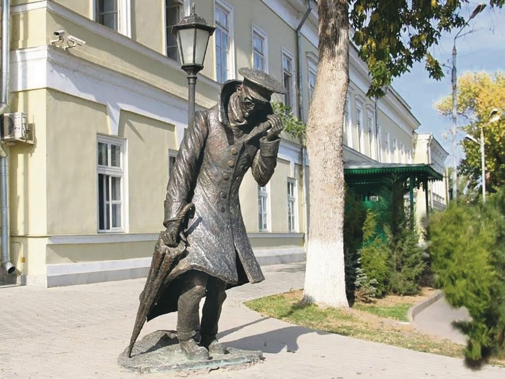 Памятник «Человеку в футляре» в Таганроге