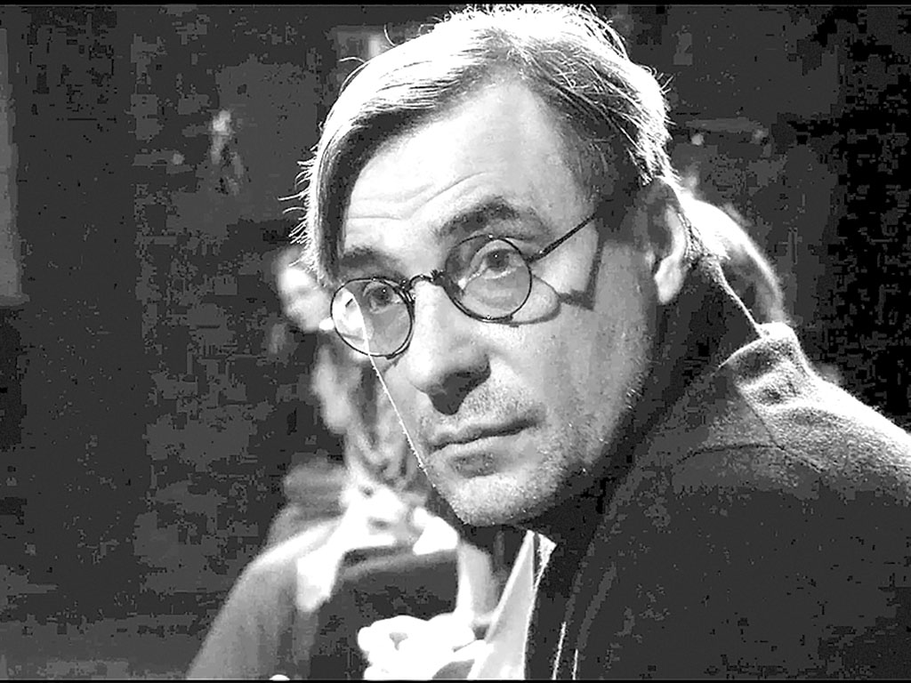 Евгений Цыганов в роли преподавателя