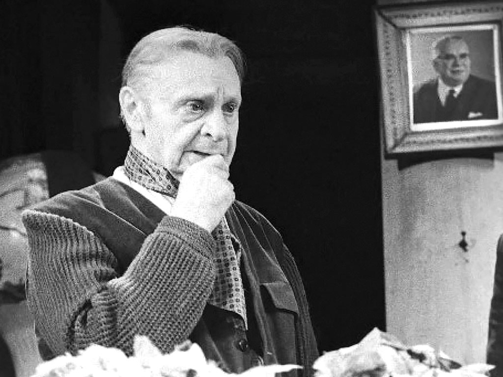 Герой Социалистического Труда, народный артист СССР Марк Прудкин в спектакле МХАТ им. Горького «Соло для часов с боем». Постановка Олега Ефремова