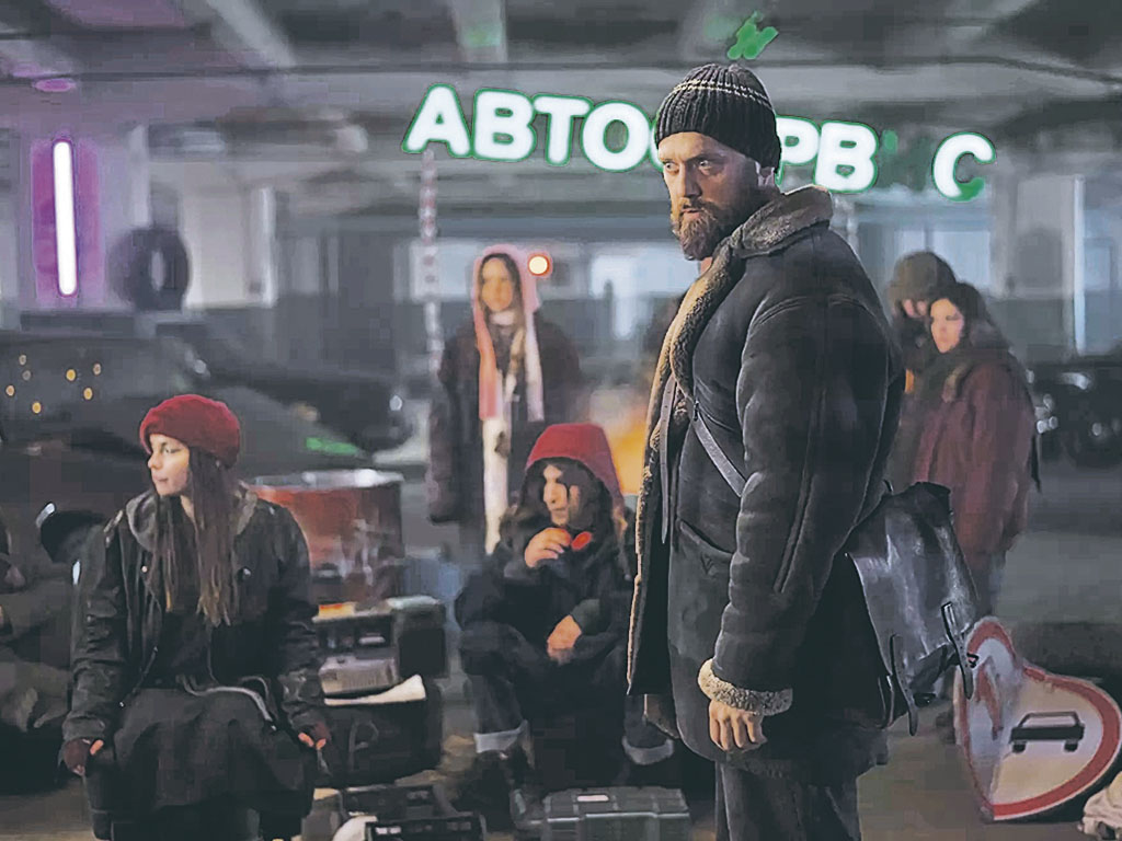 В главной роли Денис Шведов