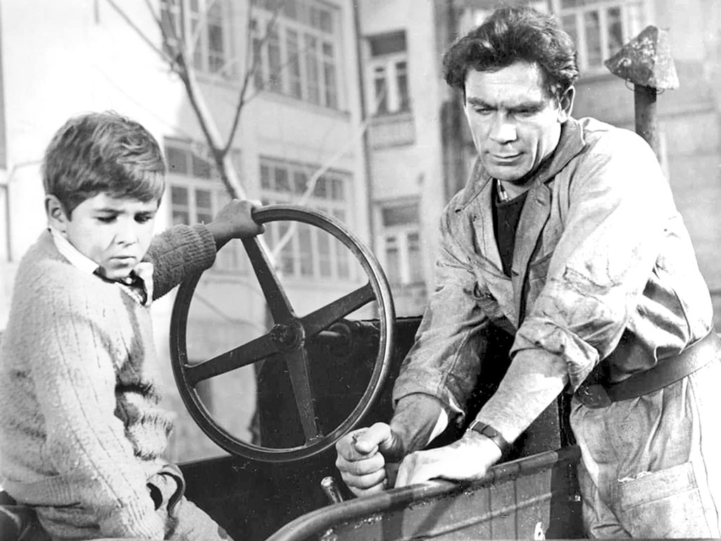 Кадр из фильма «Каток и скрипка»