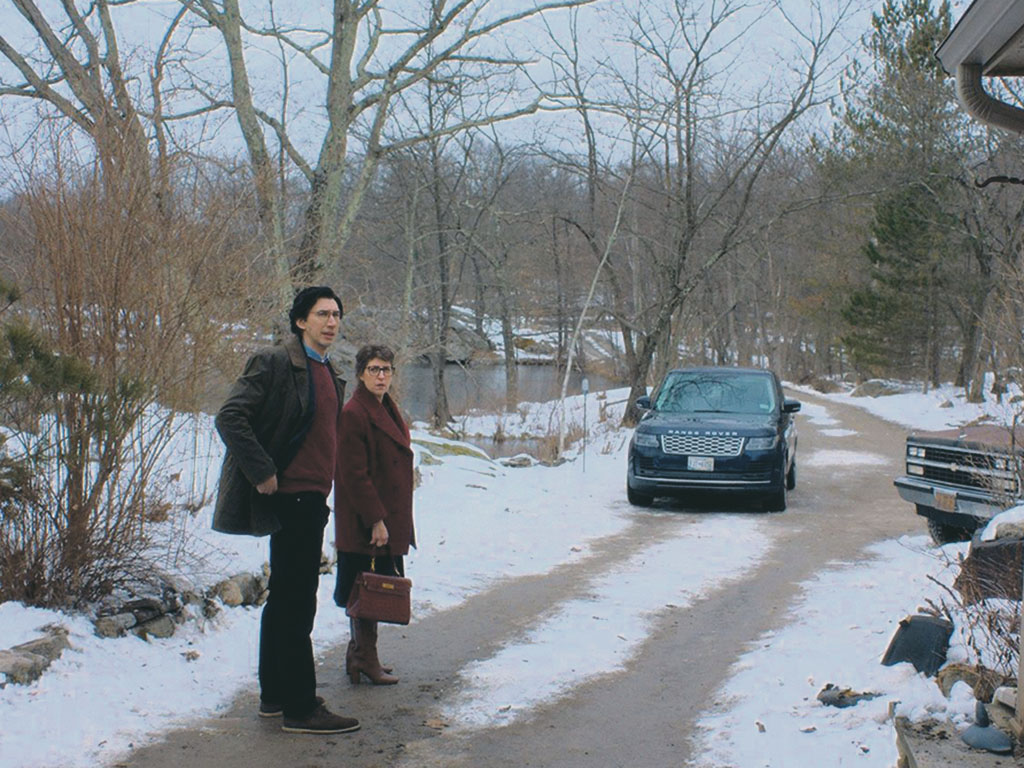 Адам Драйвер и Маим Бялик в новелле «Отец»