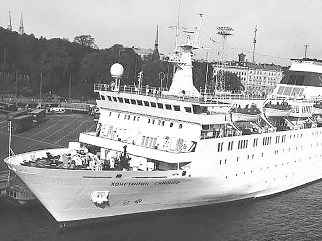 Круизный лайнер «Константин Симонов», 1980‑е