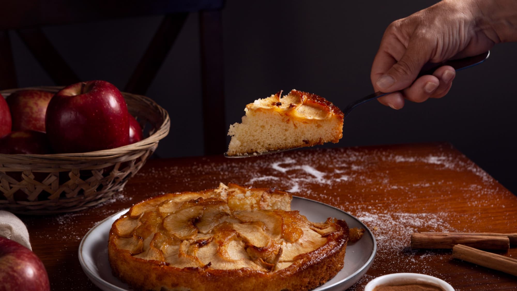 пирог шарлотка с яблоками
