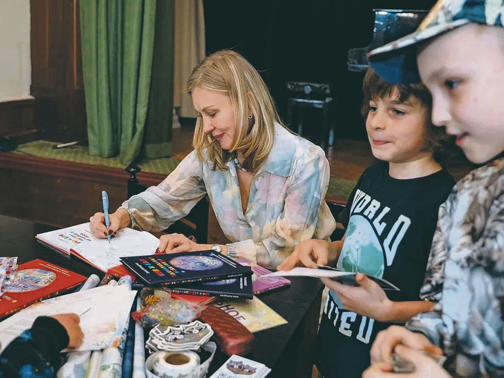 Анна Гончарова и маленькие читатели