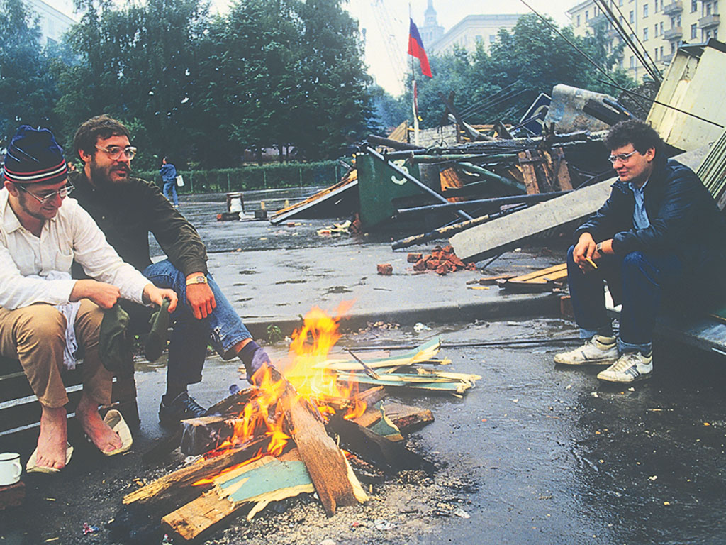19 августа 1991 года. Защитники Белого дома в ожидании штурма