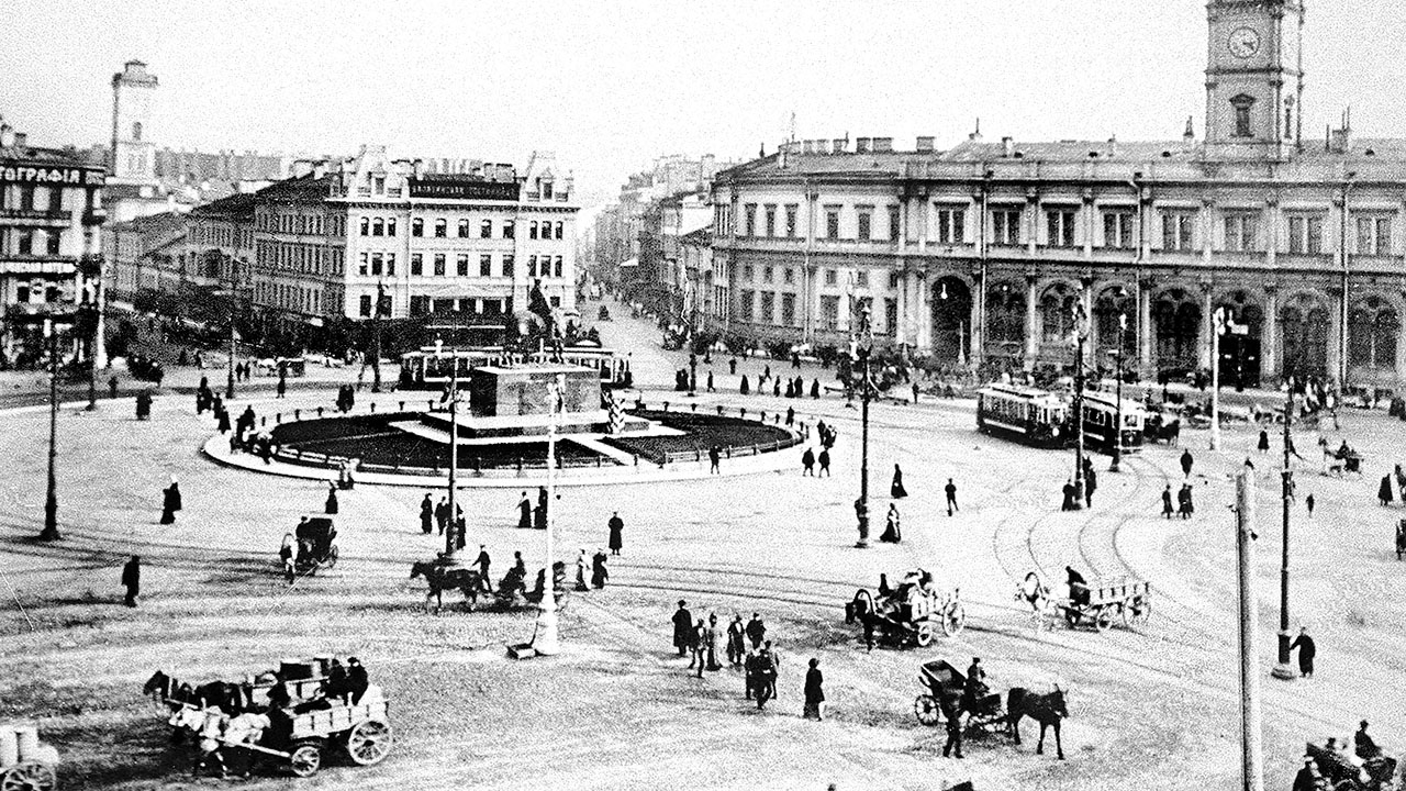 1907 год. Николаевский вокзал на Знаменской площади Петербурга
