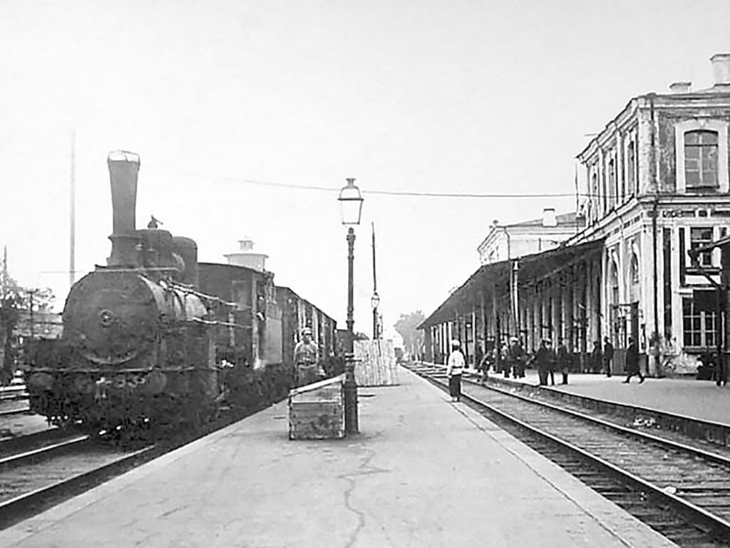 В конце сентября 1883 года Псков готовился к встрече траурного поезда