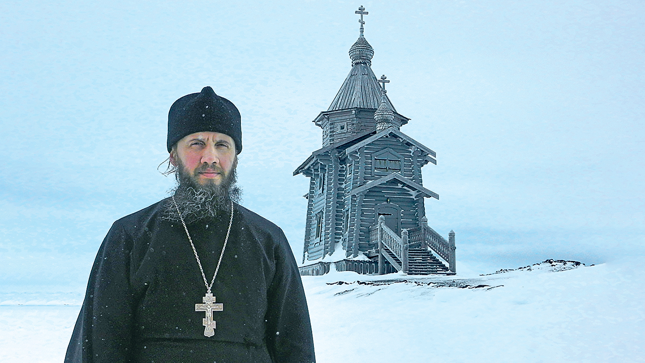 Отец Софроний (Кириллов) у храма Святой Троицы в Антарктиде