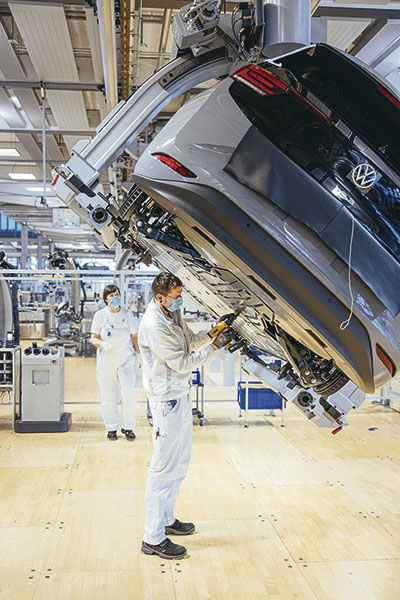 Да, немецкие авто – чудо техники. Но лучшие заводы уезжают из страны