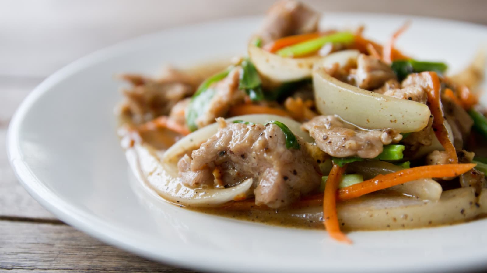 мясо с луком