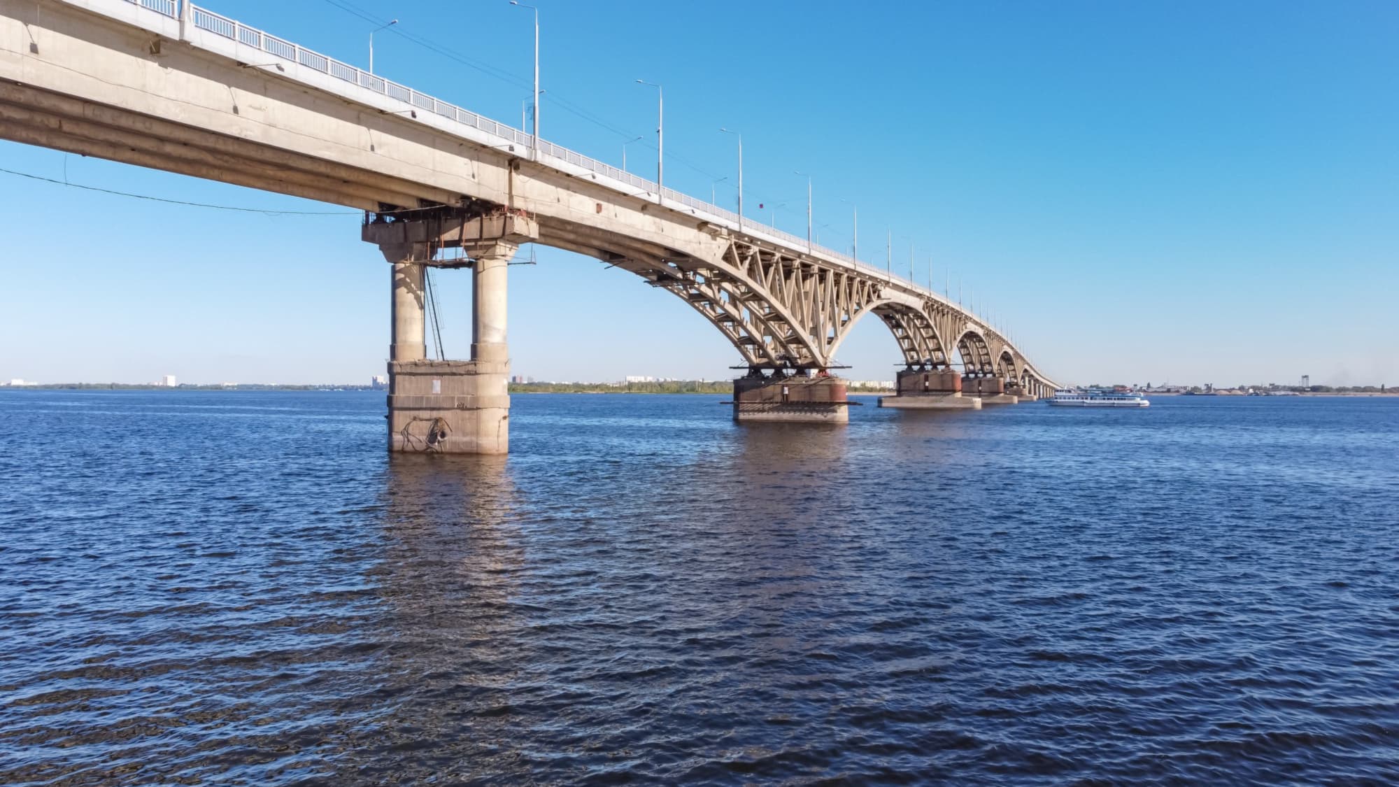 фотография красивого моста в городе Саратов