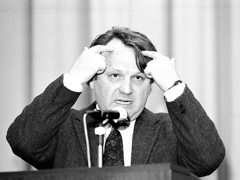 1991 г. Выступает Александр Ципко