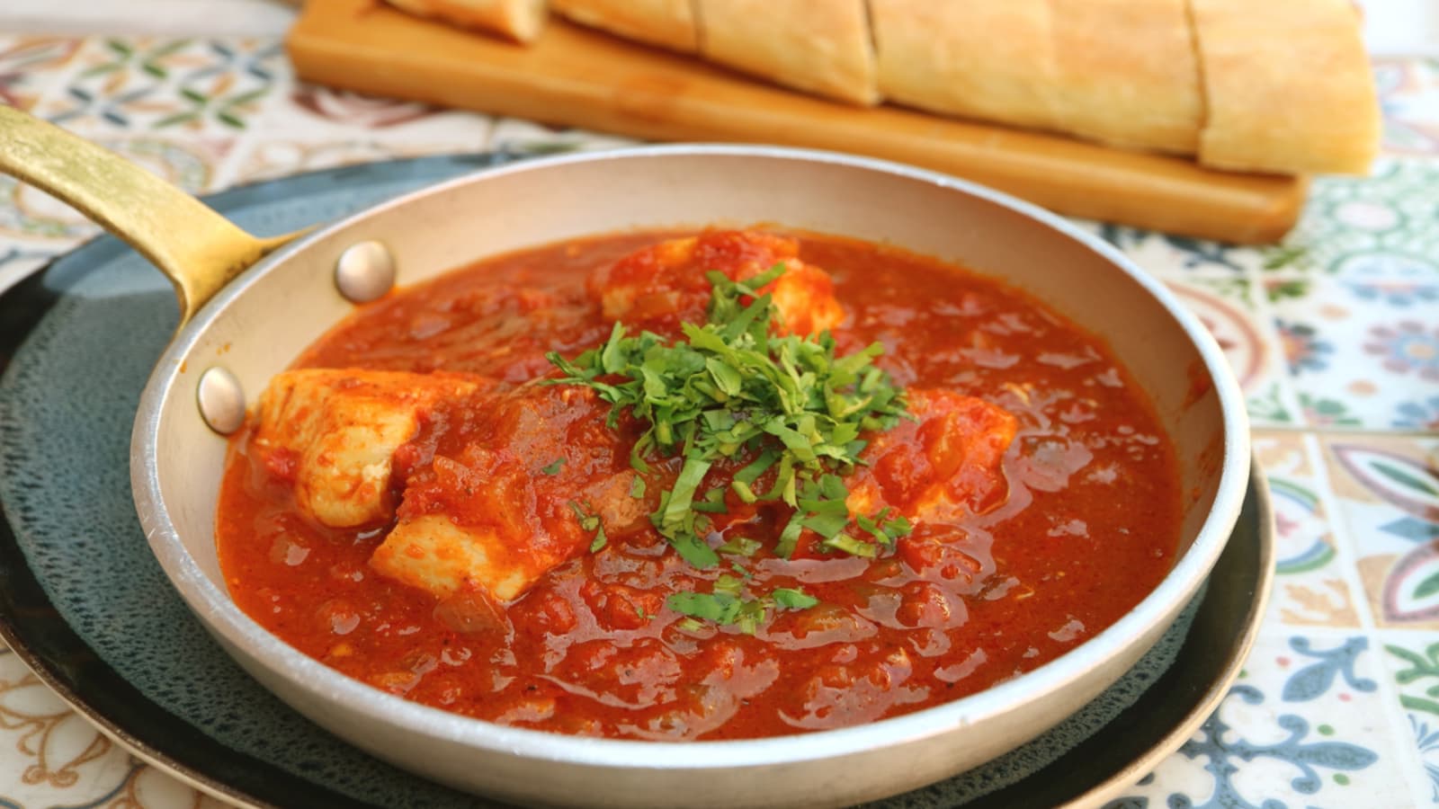 Чахохбили из курицы с помидорами и травами