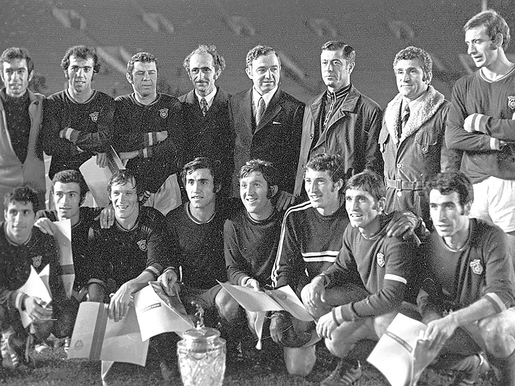 Команда «Арарат» (Ереван) – обладатель Кубка СССР по футболу. В нижнем ряду (слева направо) – Санасар Геворкян, Назар Петросян, Николай Казарян, Сергей Погосов, Аркадий Андреасян, Алёша Абрамян, Оганес Заназанян, Норайр Месропян. Верхний ряд (слева направо) – врач Арам Юсуфян, Левон Иштоян, Александр Коваленко, начальник команды Роберт Цагикян, старший тренер Никита Симонян, тренер Арутюн Кегеян, тренер Оганес Абрамян, Армен Саркисян