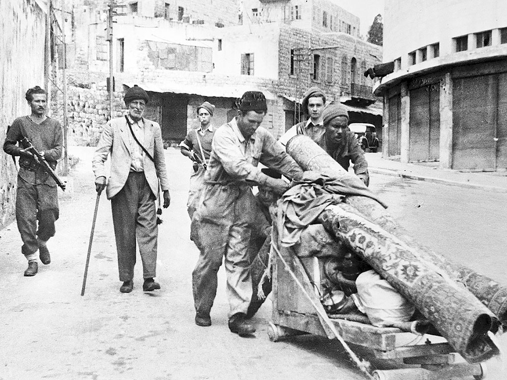 Палестинцы покидают Хайфу. Апрель 1948 г.