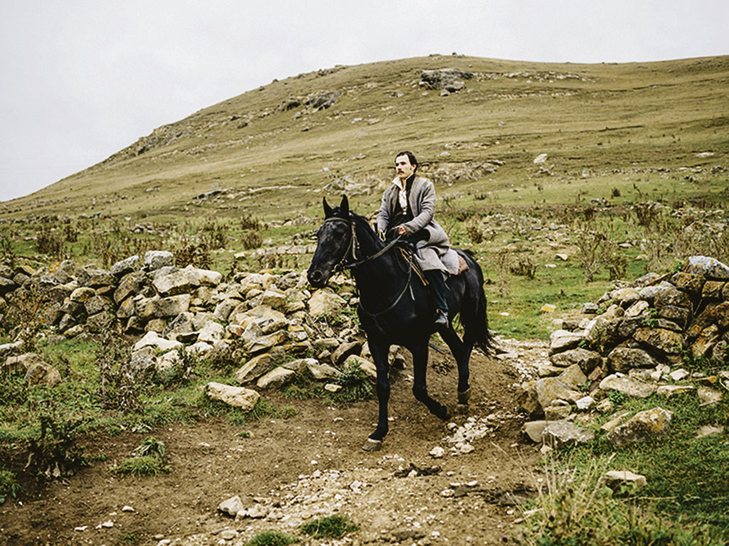 Кадр из фильма «Лермонтов». В роли поэта – Илья Озолин