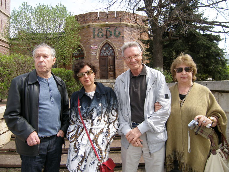 Юрий Ряшенцев и Давид Тухманов с женами в Оренбурге 2011