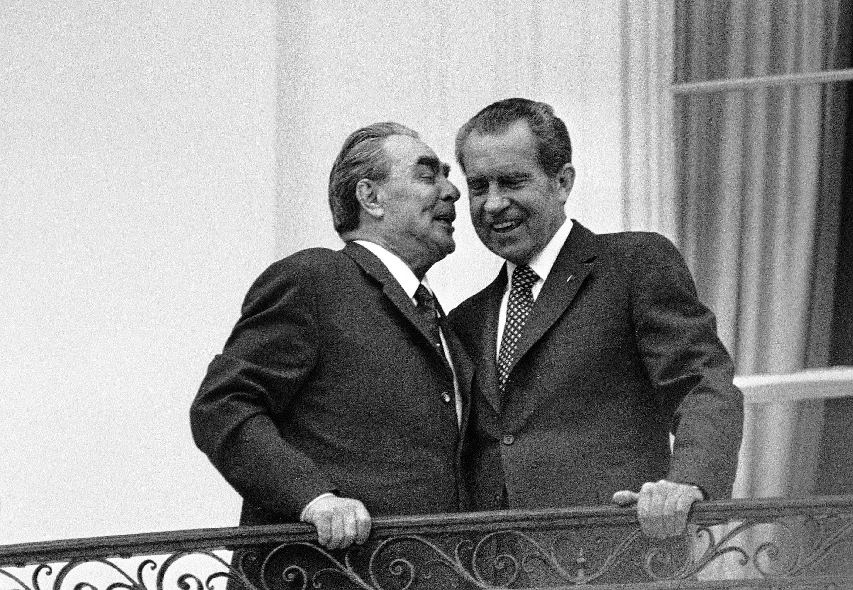 Американский брежнев. Никсон и Брежнев 1972. Брежнев и Никсон в США 1973. Визит Ричарда Никсона в СССР 1972.
