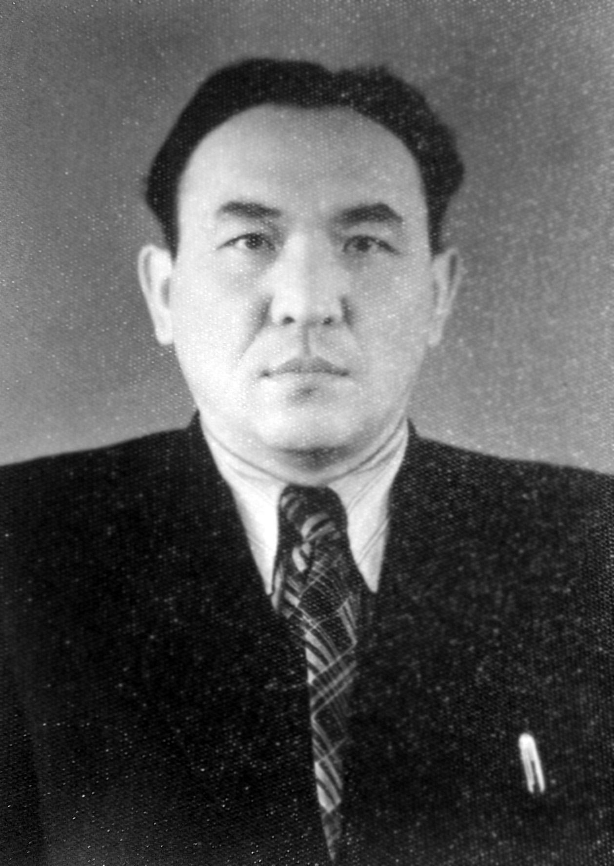 Давид Кугультинов