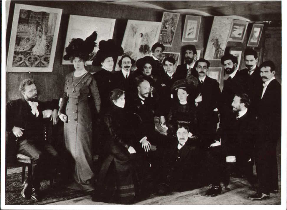 Интерьер «Привал Комедиантов» и его посетители – литераторы и художники