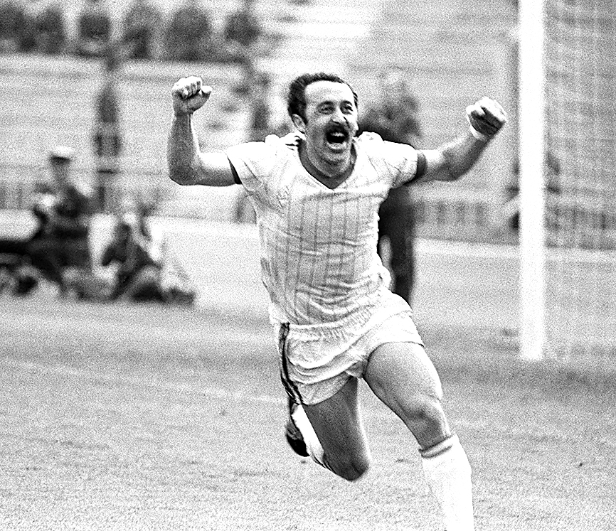 Гол забил московский динамовец Валерий Газзаев, 1984 г. ИГОРЬ УТКИН / ИТАР-ТАСС