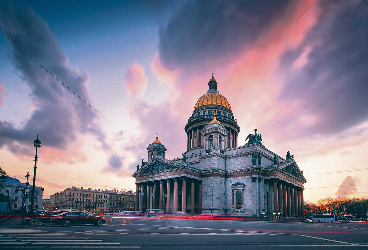 Исаакиевский собор Санкт-Петербурга – колоритный персонаж книги Николая Бурова