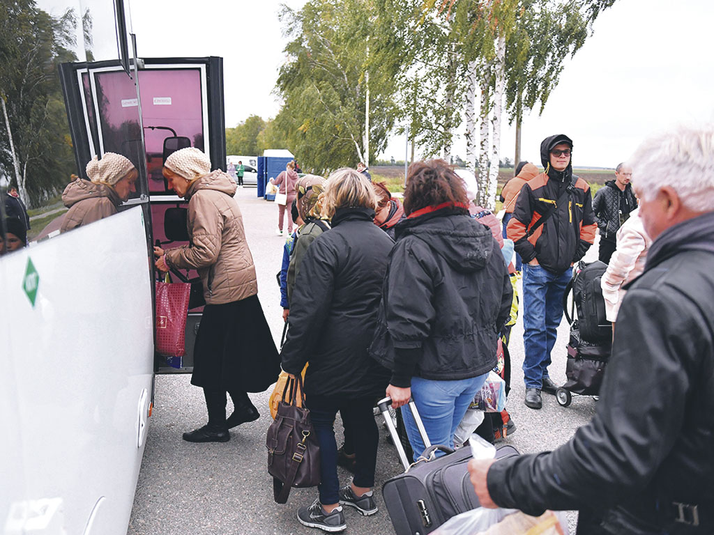 Сентябрь 2022 года. Беженцы с Украины спасаются от войны, уезжая в Белгородскую область,  тогда ещё вполне безопасную