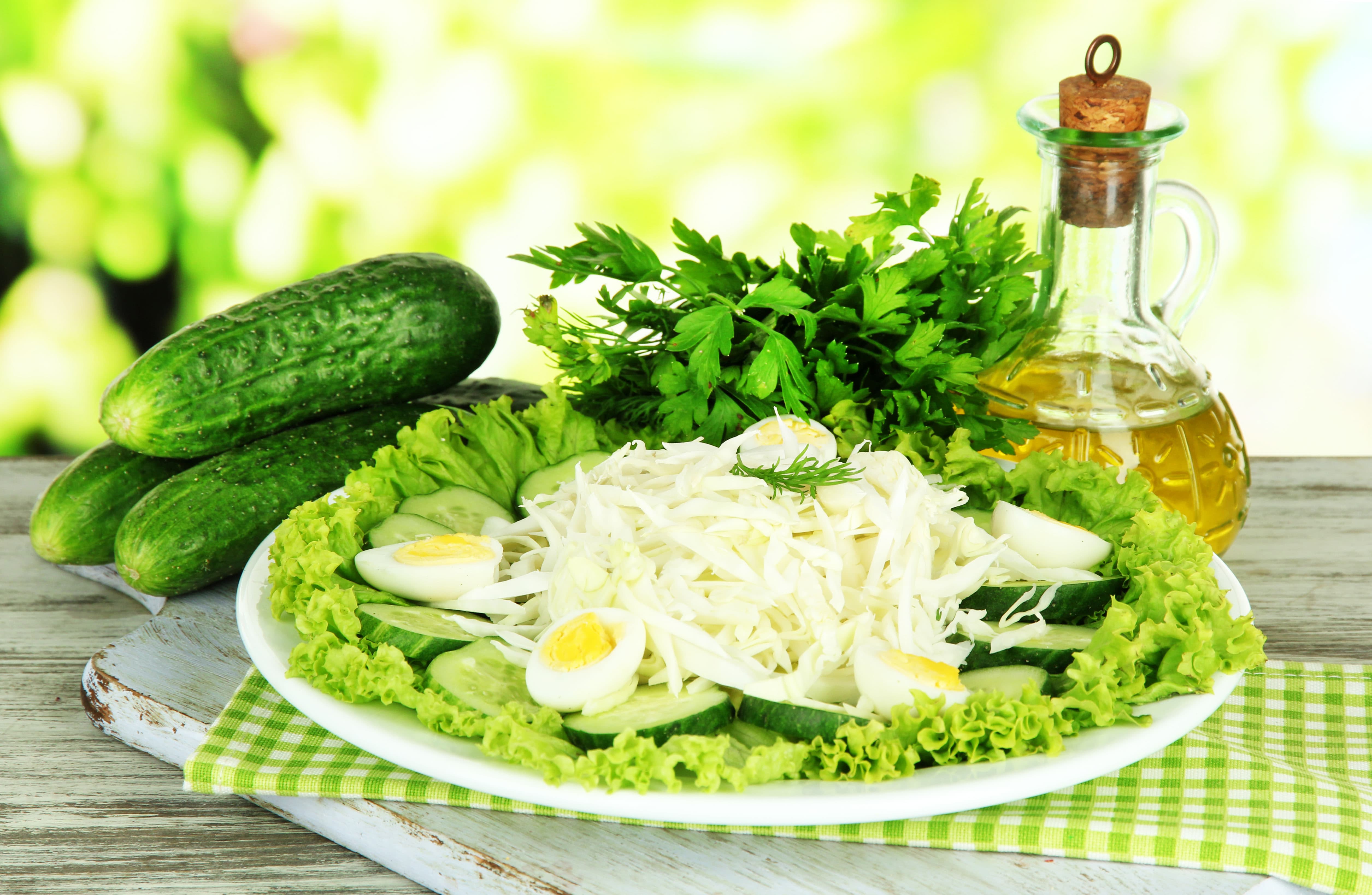 салат из огурцов яиц и сыра