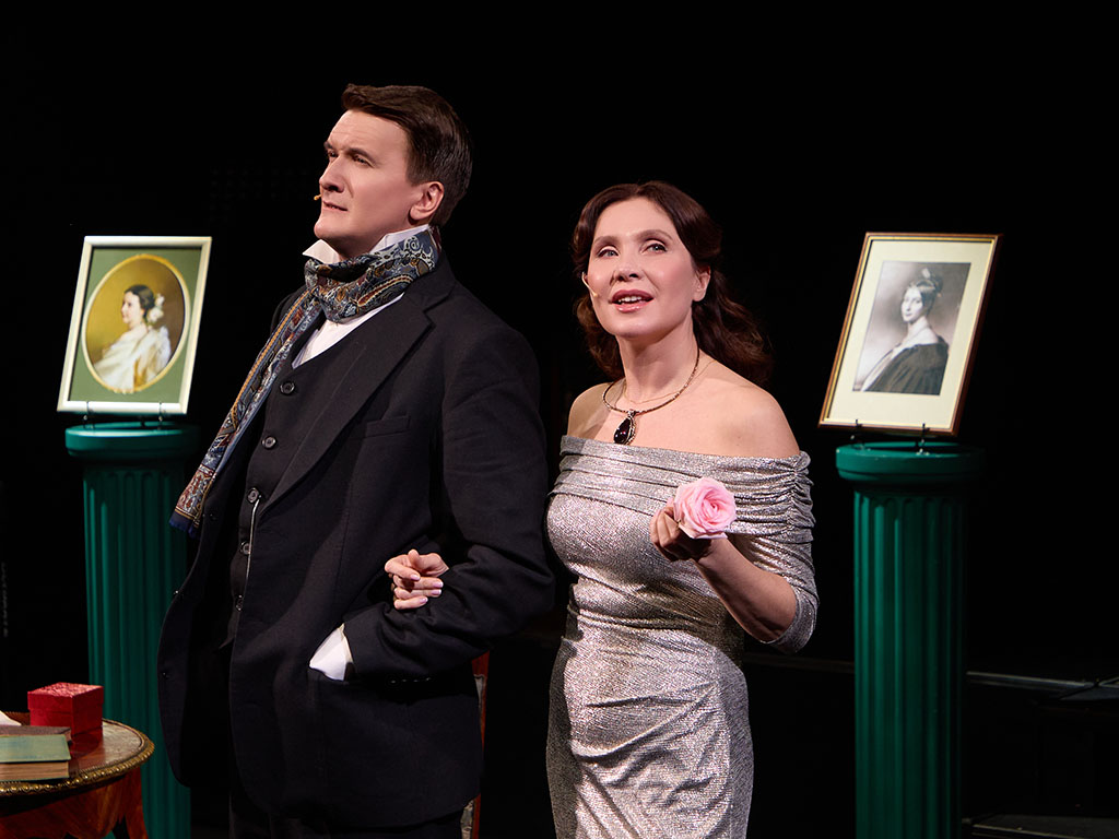 Гранатовый браслет