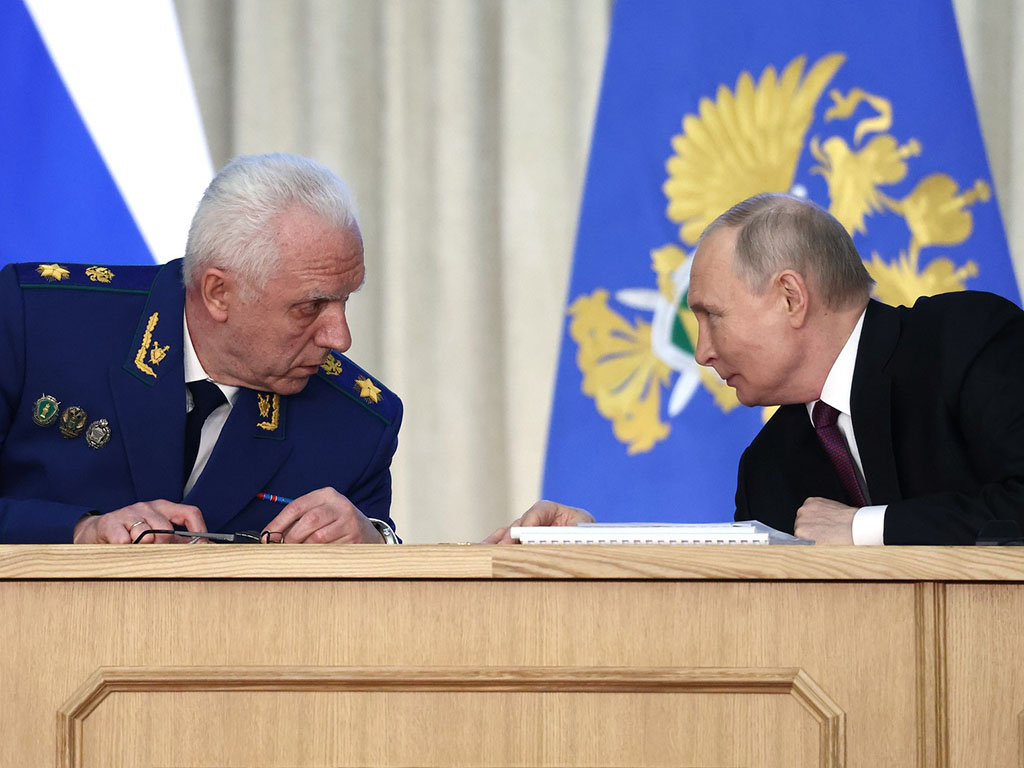 Владимир Путин с Генеральным прокурором Александром Гуцаном на расширенном заседании коллегии Генеральной прокуратуры