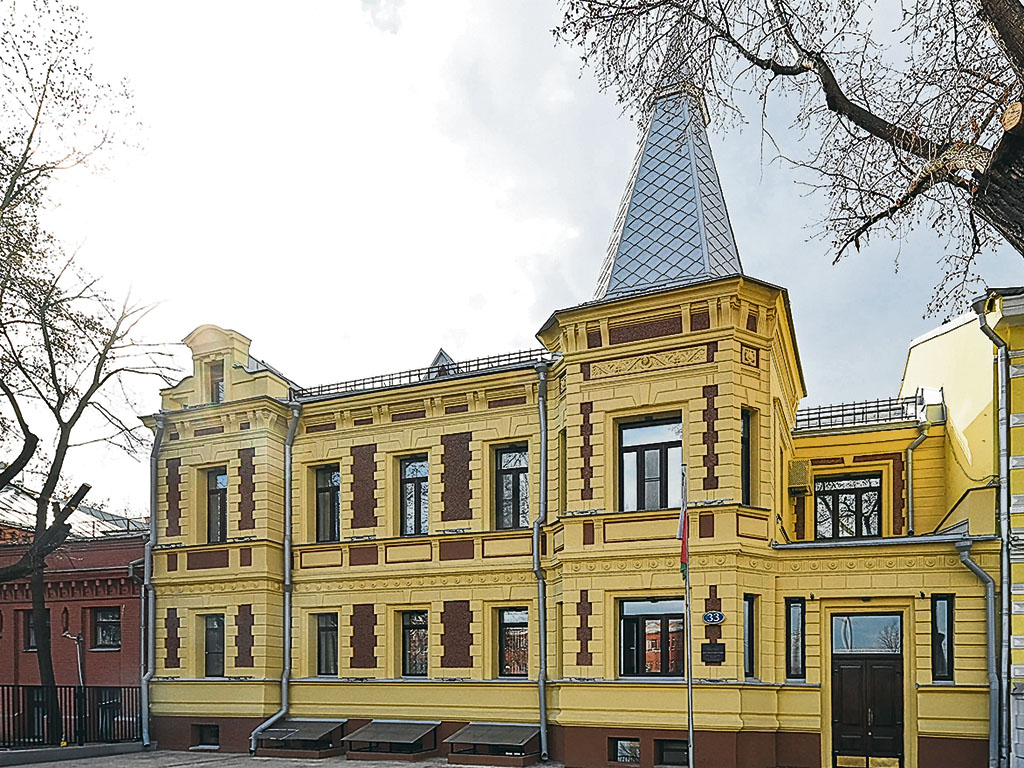 Нарядное шато на побережье Луары? Нет, на набережной Москвы-реки!