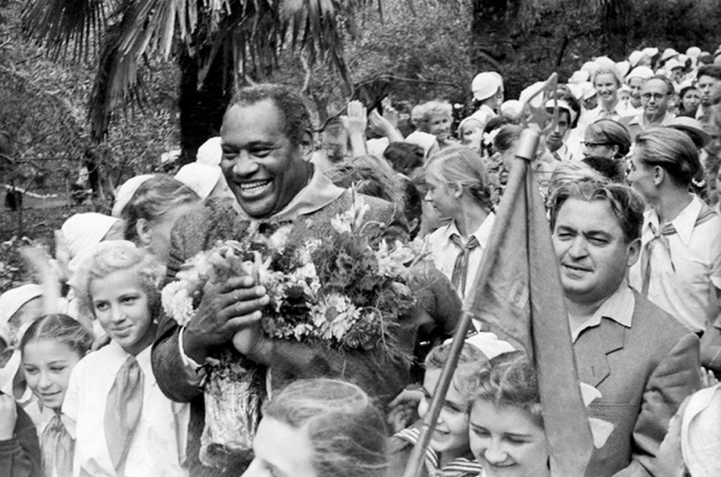 артек Американский певец Поль Робсон в Артеке 1958 год.jpg
