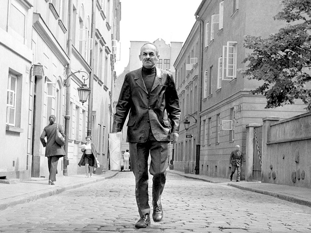 Булат Окуджава на прогулке по Варшаве, конец 1960‑х