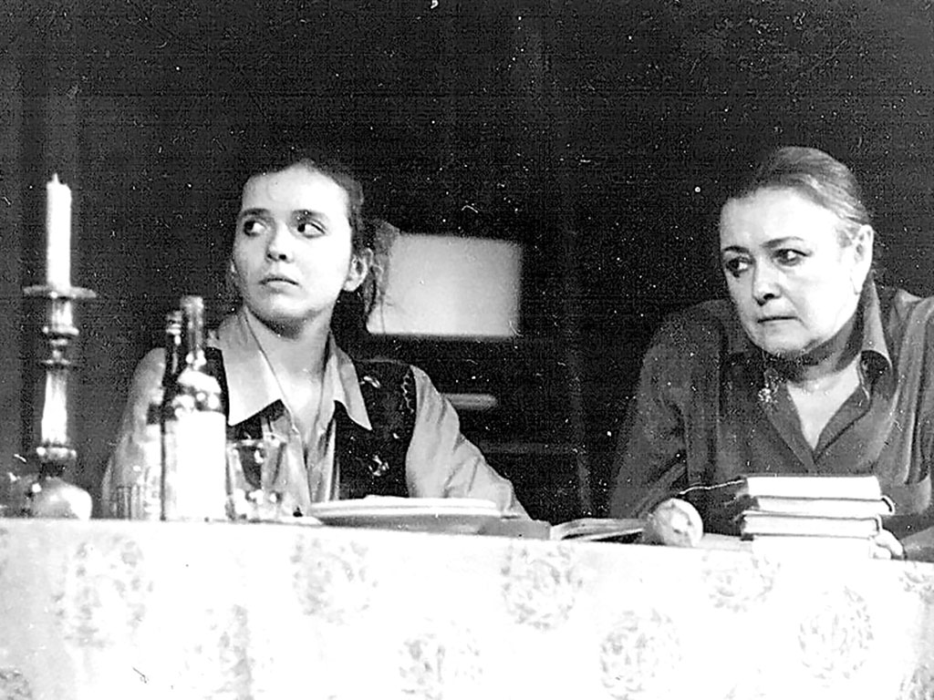 Olya. La obra "Vamos a ver a Chapaev". Dirigida por T. Doronina, Teatro de Arte Gorki de Moscú.
