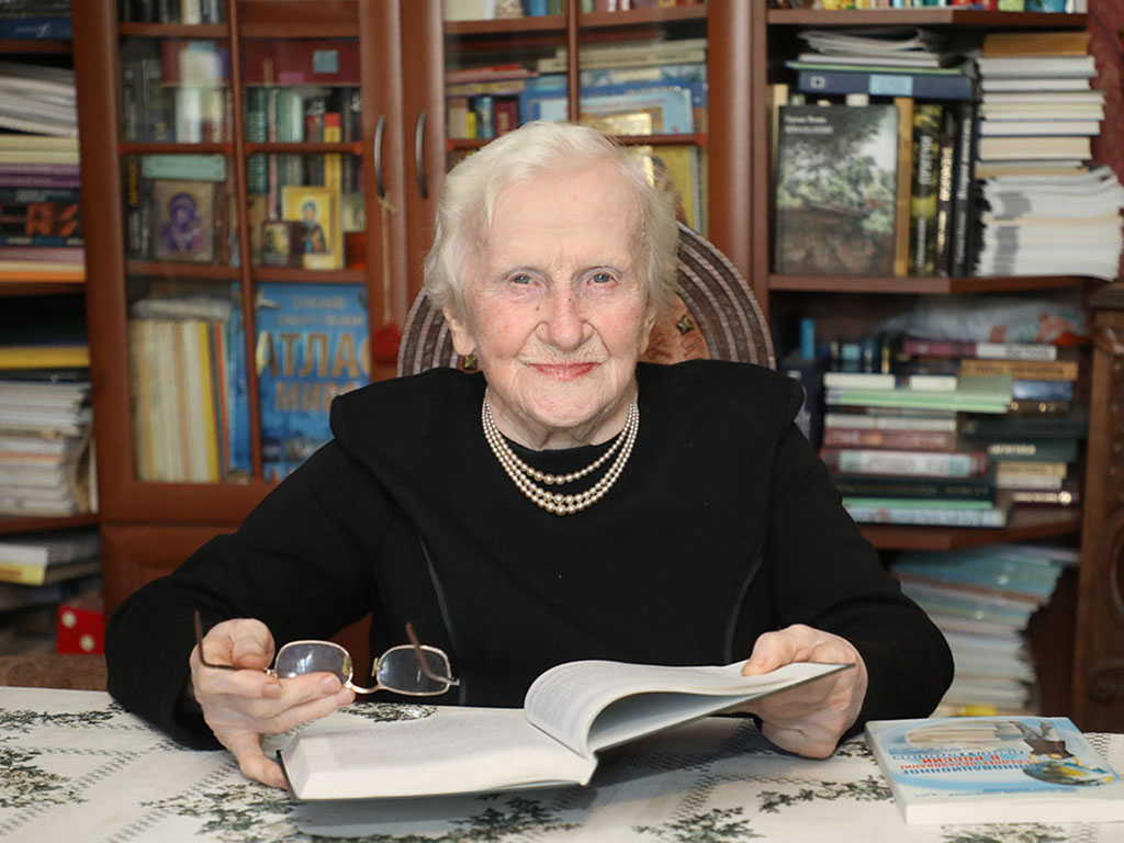 Евгения Павловна Тонконогая