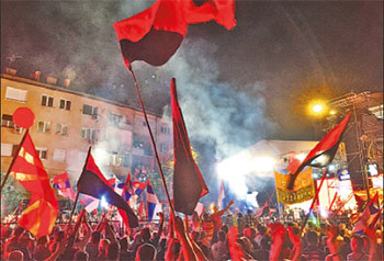 Те, кто недавно выходил на митинги в Скопье поддержать правительство Македонии, были и за сотрудничество с Россией