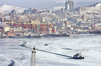 Бухта Золотой Рог во Владивостоке