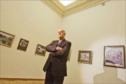 Станислав Говорухин на фоне своих картин;  РИА «Новости»