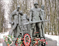 Мемориал советских воинов (Ельня); Александр ХАРЧЕНКО