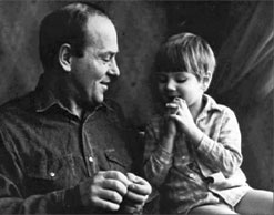 Константин Скворцов с внуком.  Москва, 1988 год