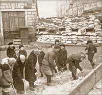 Строительство обороны. Улица Балчуг. Москва. Осень 1941 года