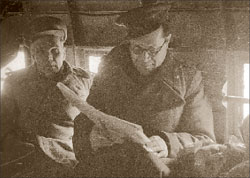 Михаил Матусовский (справа) на 2-м Белорусском фронте. 1945 год;  РИА «Новости»