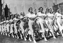 На физкультурном параде. Москва, 1932 год; фото:  Иван ШАГИН