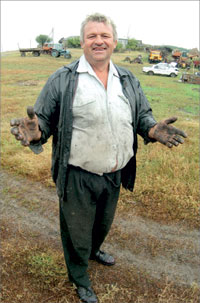 Фермер Александр Вишневский;  Фото автора